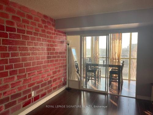 1709-265 Enfield Pl, Mississauga, ON - Indoor Photo Showing Other Room