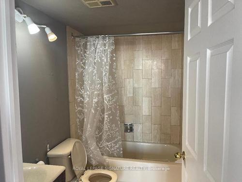 1709-265 Enfield Pl, Mississauga, ON - Indoor Photo Showing Bathroom