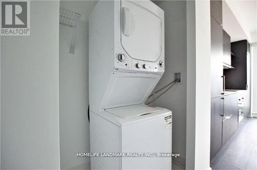 #1704 -197 Yonge St, Toronto, ON - Indoor Photo Showing Laundry Room