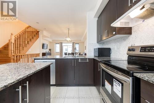 259 Bloomington Rd W, Richmond Hill, ON - Indoor Photo Showing Kitchen With Upgraded Kitchen