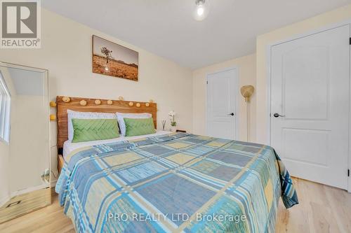 65 Knight Street, New Tecumseth, ON - Indoor Photo Showing Bedroom
