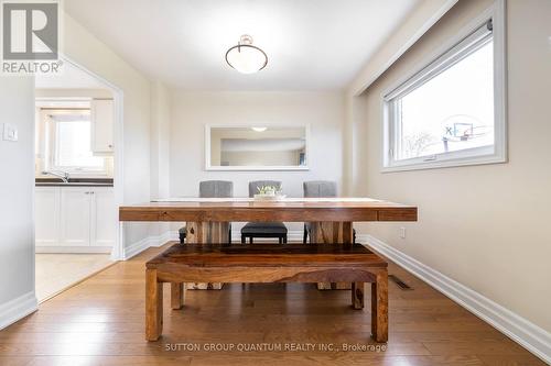 422 Lana Terr, Mississauga, ON - Indoor Photo Showing Dining Room