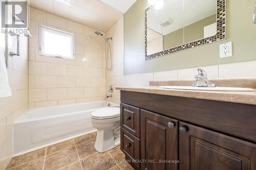 422 Lana Terr, Mississauga, ON - Indoor Photo Showing Bathroom