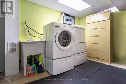 422 Lana Terr, Mississauga, ON - Indoor Photo Showing Laundry Room