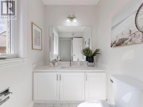 15 Berwick Cres, Richmond Hill, ON - Indoor Photo Showing Bathroom