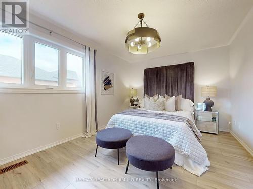 15 Berwick Crescent, Richmond Hill, ON - Indoor Photo Showing Bedroom
