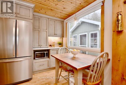 8 - 1054 Cove Road, Muskoka Lakes, ON - Indoor Photo Showing Kitchen With Double Sink With Upgraded Kitchen