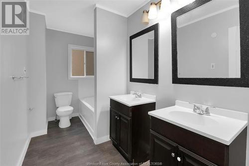 759 Pierre, Windsor, ON - Indoor Photo Showing Bathroom