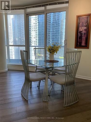 #1501 -218 Queens Quay W, Toronto, ON - Indoor Photo Showing Dining Room