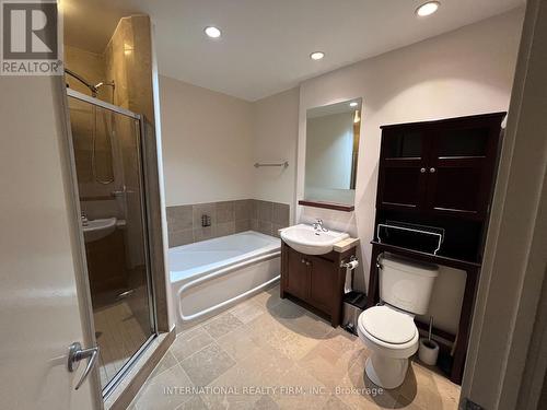 #1501 -218 Queens Quay W, Toronto, ON - Indoor Photo Showing Bathroom