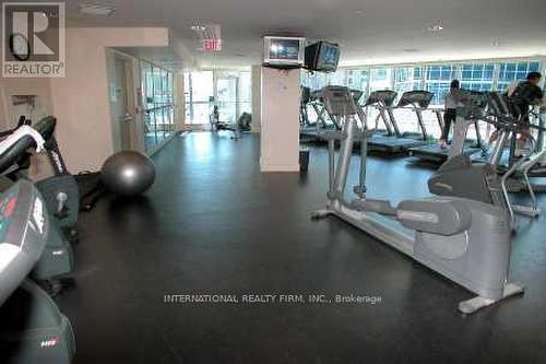 #1501 -218 Queens Quay W, Toronto, ON - Indoor Photo Showing Gym Room