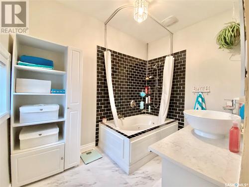 104 Woodward Avenue, Indian Head, SK - Indoor Photo Showing Bathroom