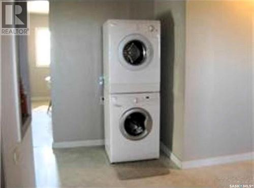 608 B Avenue W, Wynyard, SK - Indoor Photo Showing Laundry Room