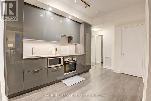 5307 - 28 Freeland Street, Toronto, ON - Indoor Photo Showing Kitchen