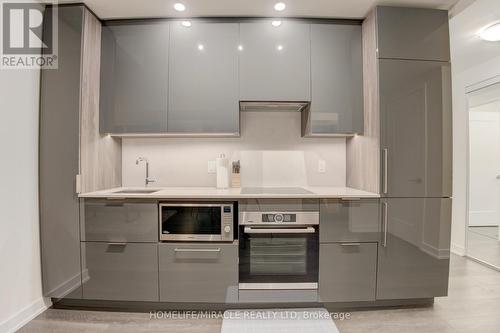 5307 - 28 Freeland Street, Toronto, ON - Indoor Photo Showing Kitchen With Upgraded Kitchen
