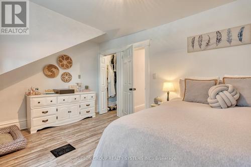37 Cliff Avenue, Hamilton, ON - Indoor Photo Showing Bedroom