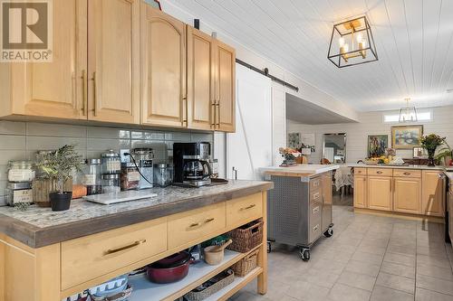 3105 Shannon Place, West Kelowna, BC - Indoor Photo Showing Kitchen