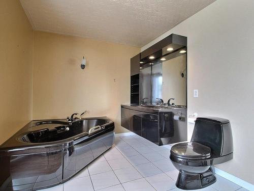 Ensuite bathroom - 551 3E Avenue, Barraute, QC - Indoor