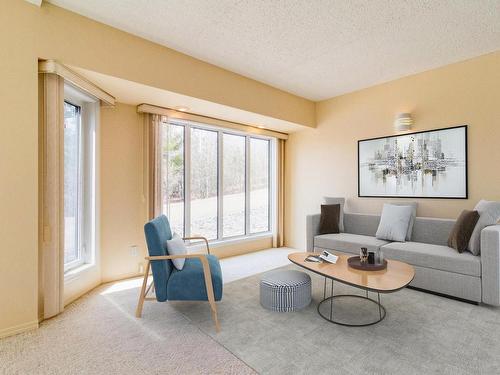 1350 Huron Street, Kenora, ON - Indoor Photo Showing Living Room