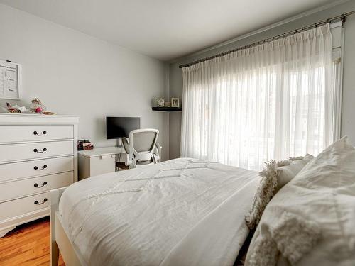 Master bedroom - 6475  - 6477 Av. Alexis-Contant, Montréal (Mercier/Hochelaga-Maisonneuve), QC - Indoor Photo Showing Bedroom