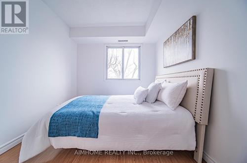 #321 -2351 Kennedy Rd, Toronto, ON - Indoor Photo Showing Bedroom