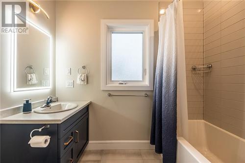 40 Liam Street, Petawawa, ON - Indoor Photo Showing Bathroom
