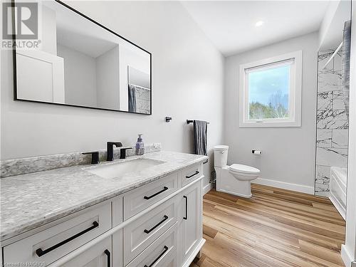 3 Pierce St N, Oliphant, ON - Indoor Photo Showing Bathroom