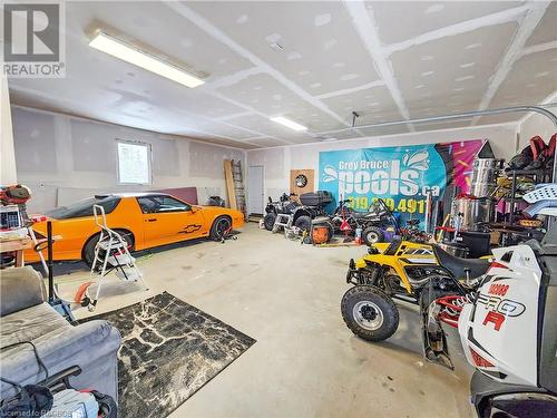 3 Pierce St N, Oliphant, ON - Indoor Photo Showing Garage