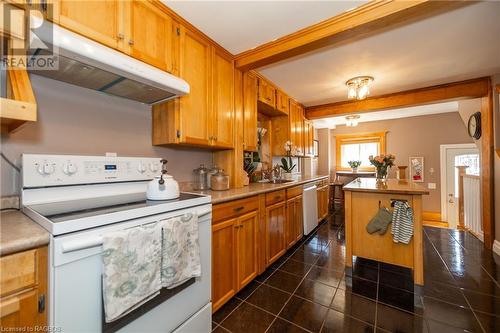 470 15Th Street W, Owen Sound, ON - Indoor Photo Showing Kitchen