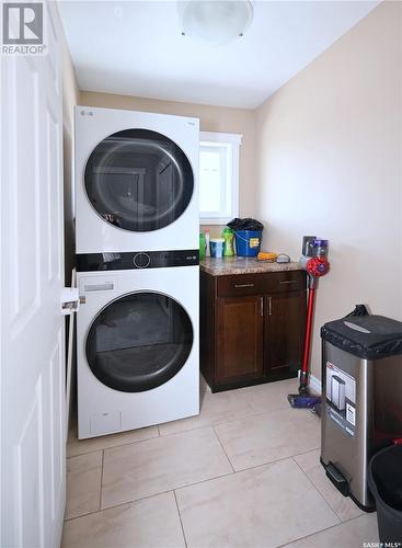 290 Symons Bay, Estevan, SK - Indoor Photo Showing Laundry Room
