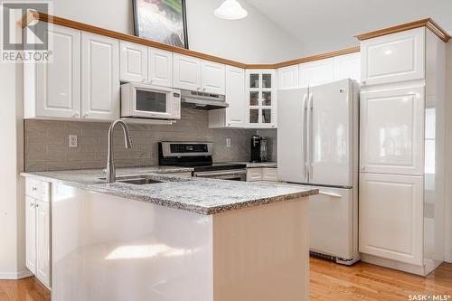 113 835 Heritage Green, Saskatoon, SK - Indoor Photo Showing Kitchen With Upgraded Kitchen