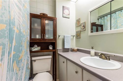 2197 Mountain Grove Avenue, Burlington, ON - Indoor Photo Showing Bathroom