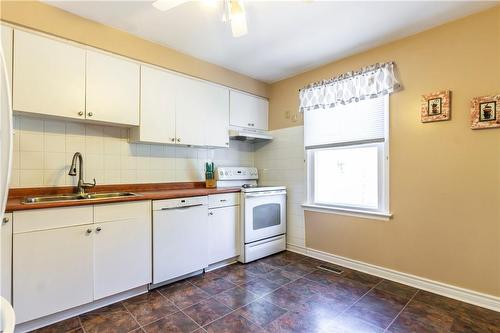 2197 Mountain Grove Avenue, Burlington, ON - Indoor Photo Showing Kitchen With Double Sink