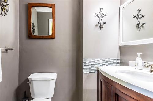 2197 Mountain Grove Avenue, Burlington, ON - Indoor Photo Showing Bathroom