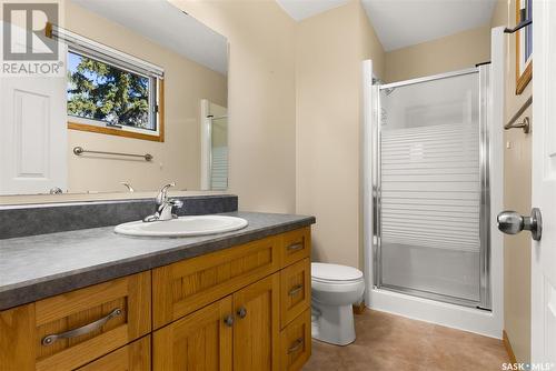 227 & 229 Lakeview Avenue, Saskatchewan Beach, SK - Indoor Photo Showing Bathroom