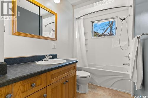 227 & 229 Lakeview Avenue, Saskatchewan Beach, SK - Indoor Photo Showing Bathroom