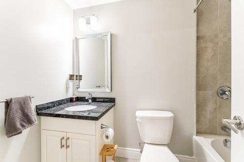 Main 4-pc bath - 67 Haddington Street|Unit #304, Caledonia, ON - Indoor Photo Showing Bathroom