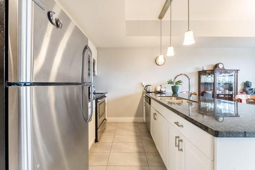 67 Haddington Street|Unit #304, Caledonia, ON - Indoor Photo Showing Kitchen With Upgraded Kitchen