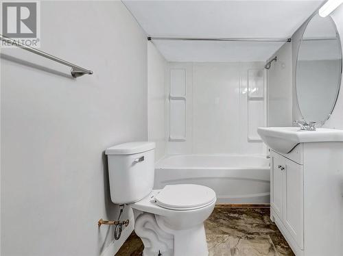309 Leslie Street, Sudbury, ON - Indoor Photo Showing Bathroom