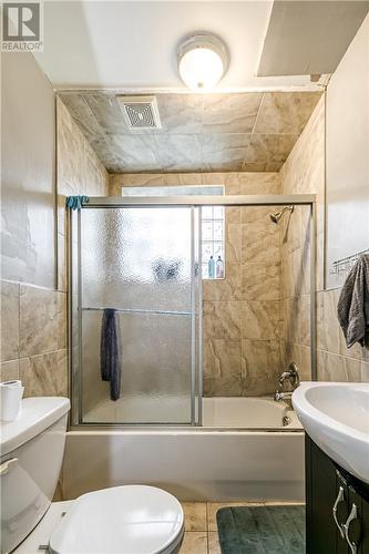 705 Shields Street, Sudbury, ON - Indoor Photo Showing Bathroom