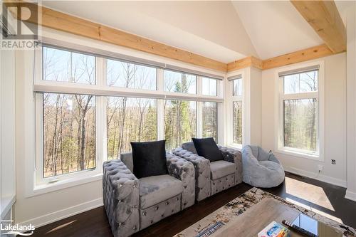 Lots of natural light throughou the main home. - 1020 Ridgeline Drive, Lake Of Bays (Twp), ON - Indoor Photo Showing Living Room