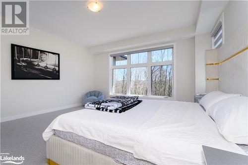Spacious yet cozy Primary bedroom - 1020 Ridgeline Drive, Lake Of Bays (Twp), ON - Indoor Photo Showing Bedroom