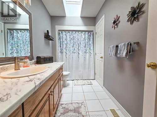 258 Greenfield Lane, Chatham, ON - Indoor Photo Showing Bathroom