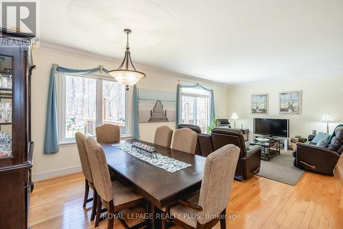 10 Meadowbrook Boulevard, Tiny, ON - Indoor Photo Showing Dining Room
