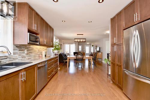 67 Moir Crescent, Barrie, ON - Indoor Photo Showing Kitchen With Double Sink With Upgraded Kitchen