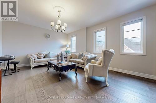 152 Bowbeer Road, Oakville, ON - Indoor Photo Showing Living Room