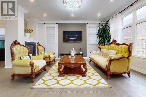 152 Bowbeer Road, Oakville, ON - Indoor Photo Showing Living Room