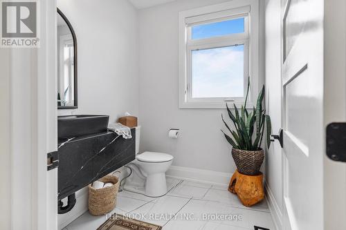 418 Golf Course Rd, Kawartha Lakes, ON - Indoor Photo Showing Bathroom