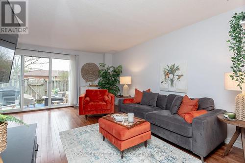 94 - 590 Millbank Drive, London, ON - Indoor Photo Showing Living Room