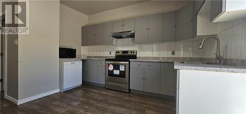 421 High Street, Moncton, NB - Indoor Photo Showing Kitchen